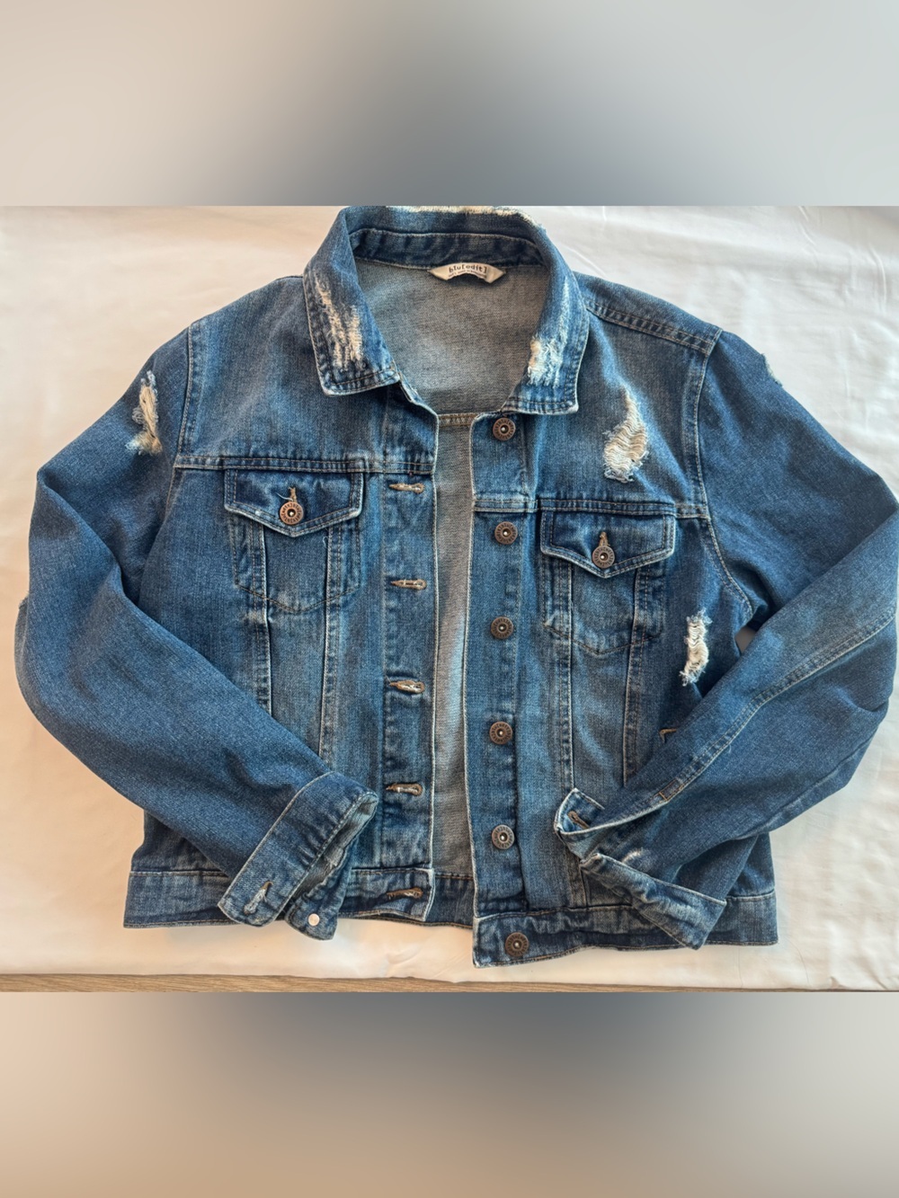 Blu Edit Women’s Distressed Denim Jacket Size Large Medium Wash Button Front